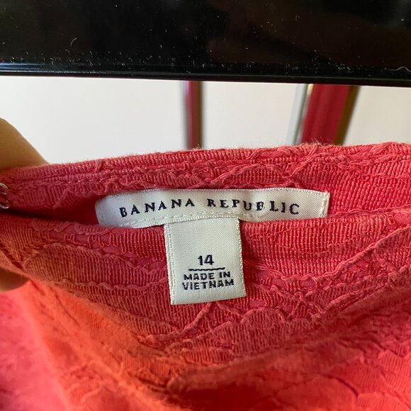 Banana Republic Mini Skirt with embroidered pattern - Picture 3 of 5